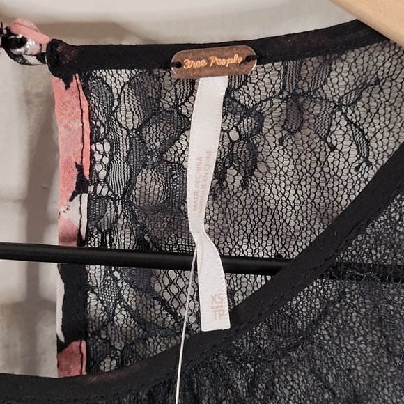 NEW Free People Daphne Blouse Midnight Combo Black Pink Floral Print Crop Top XS - Picture 8 of 16